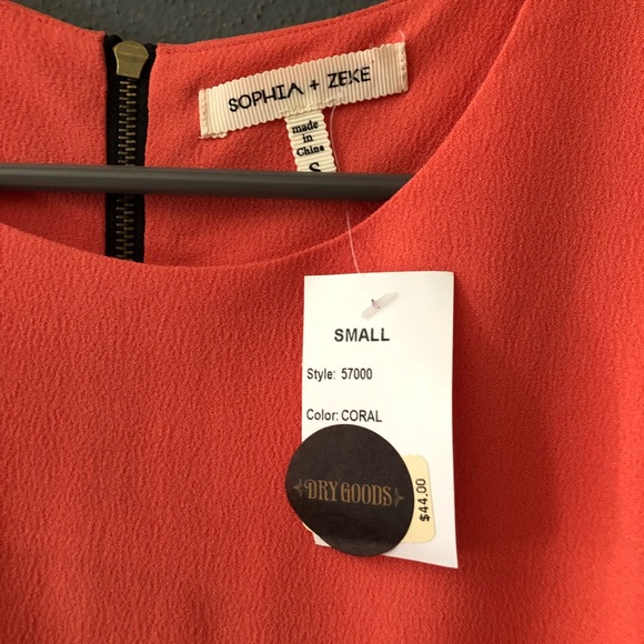 Beautiful Coral Scalloped Dress! - Picture 3 of 3